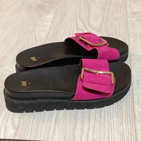 H&M Sandals - Picture 2 of 3